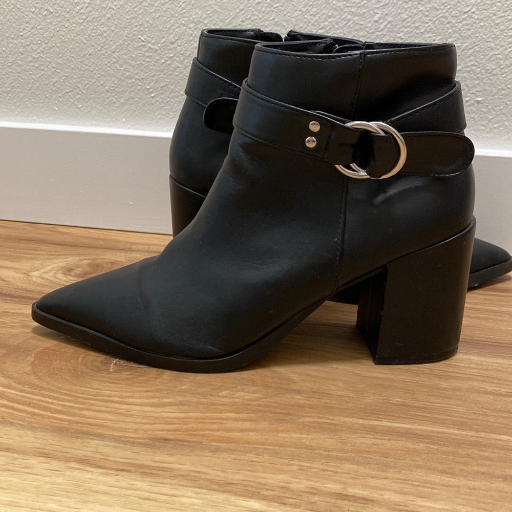 Qupid black heels